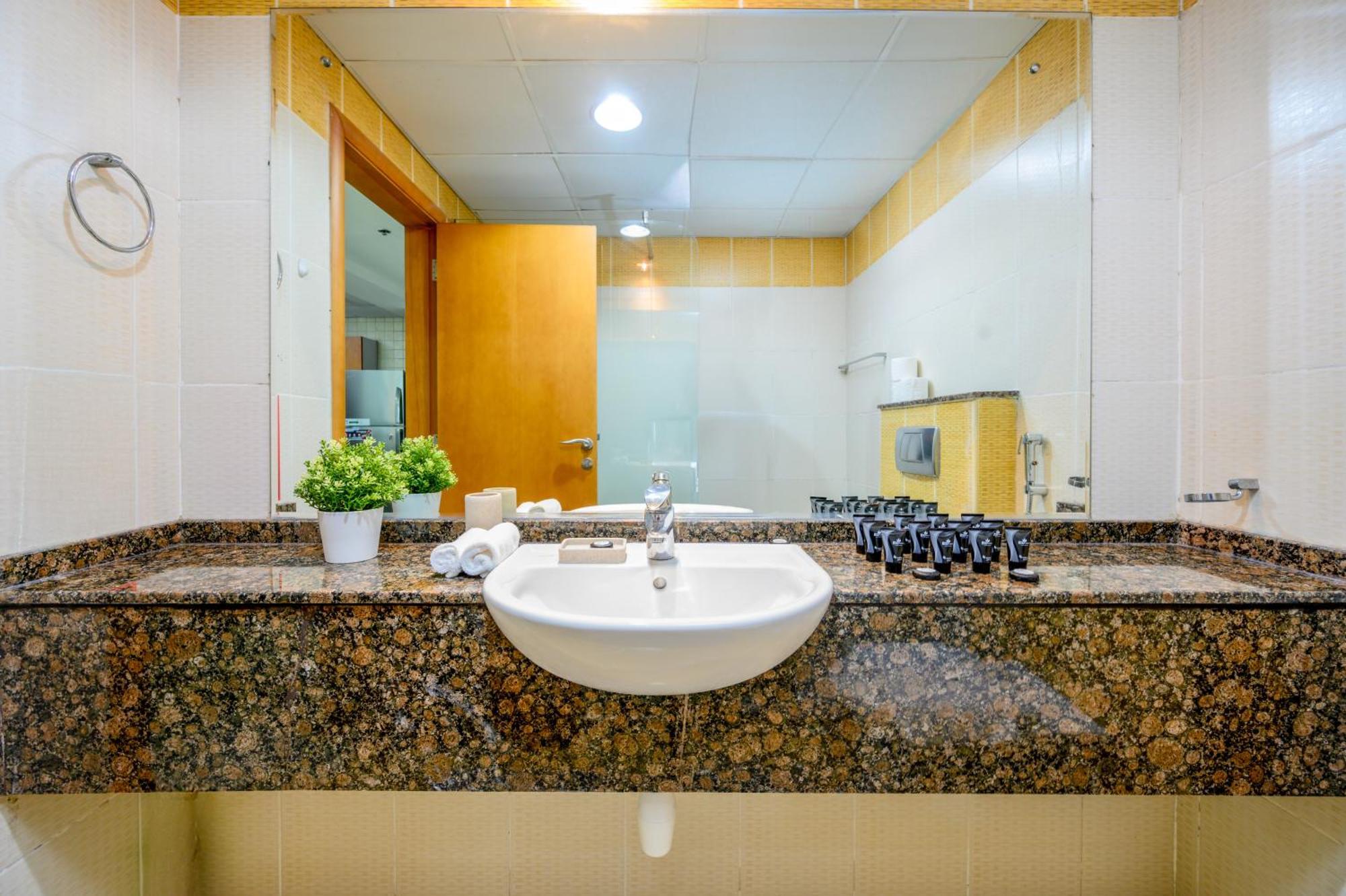 Luxury Modern In Marina - Close To Metro Apartment Dubai