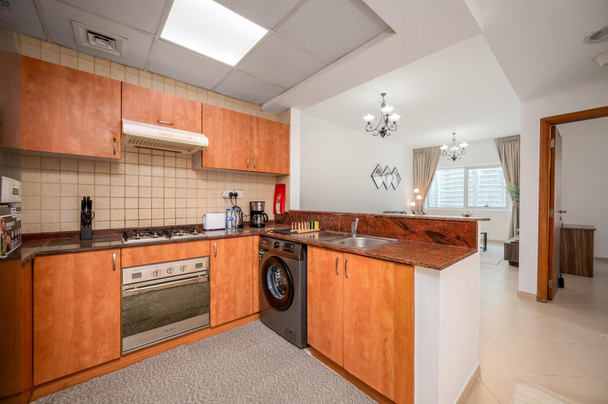 Luxury Modern In Marina - Close To Metro Apartment *